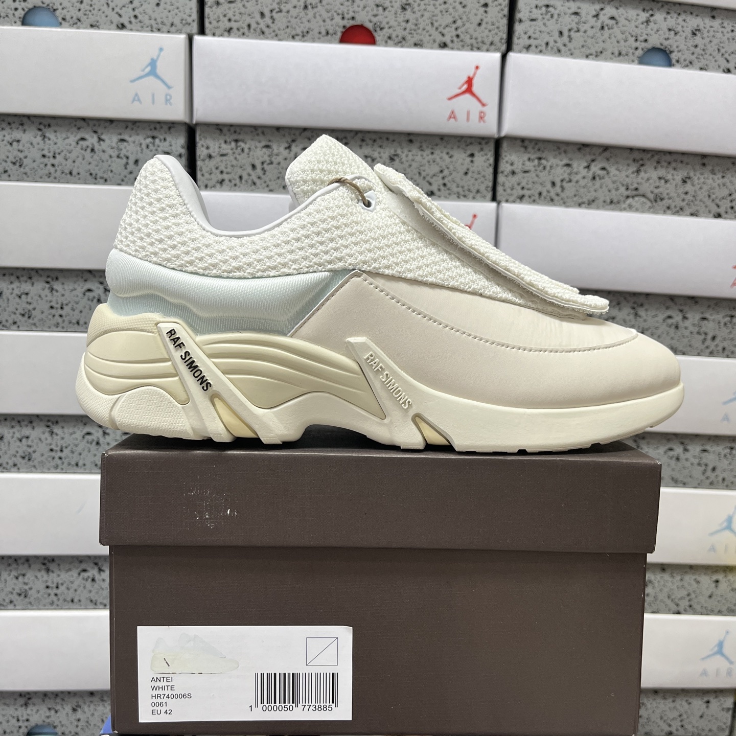 On Running Raf Simons Antei Low Top - Image 10