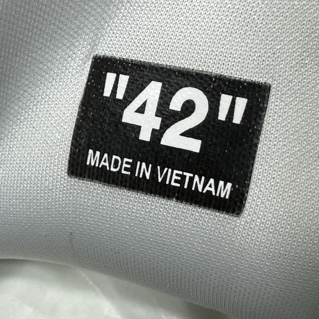 Off-White 3.0 Off Court Low - Image 10