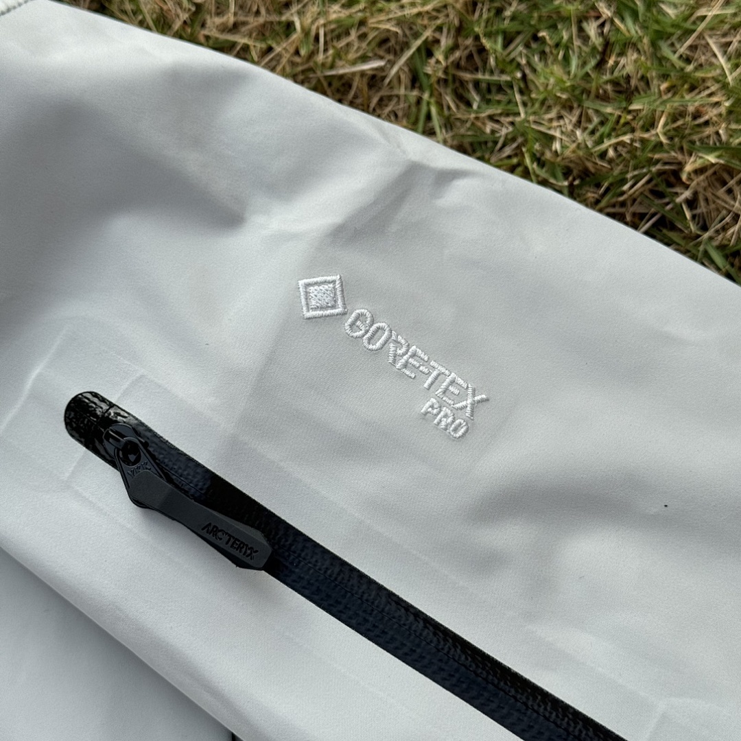 Arc'teryx Alpha Sv Jacket 6 Ivory Gen - Image 24