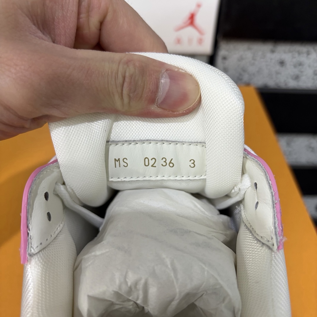 Louis Vuitton Trainer - Image 10