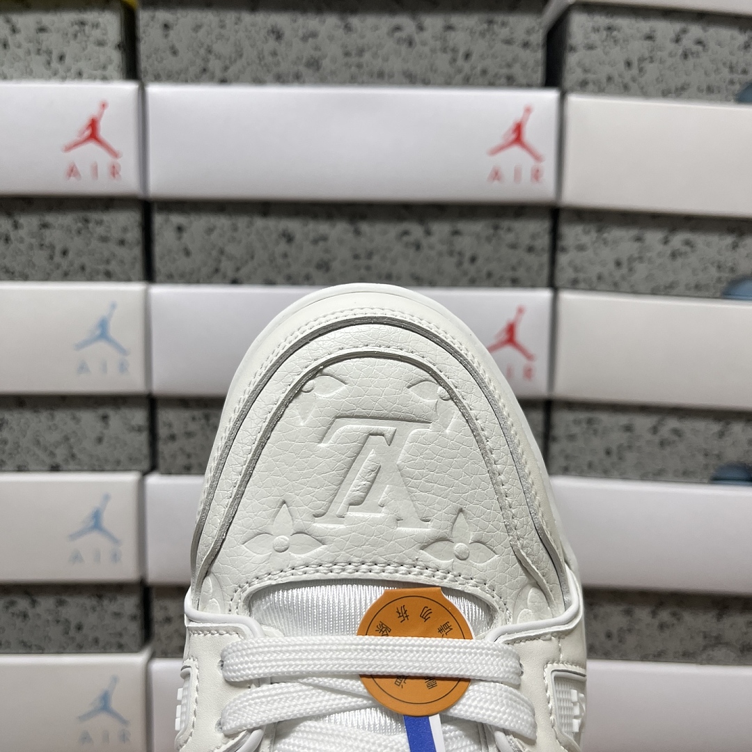 Louis Vuitton Trainer (PURE WHITE) - Image 9