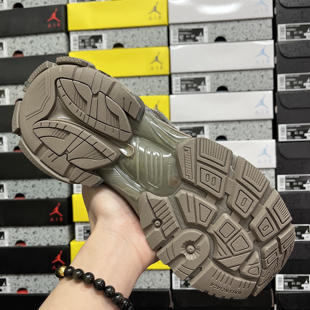 Balenciaga BLCG Runner 7.0 - Image 9