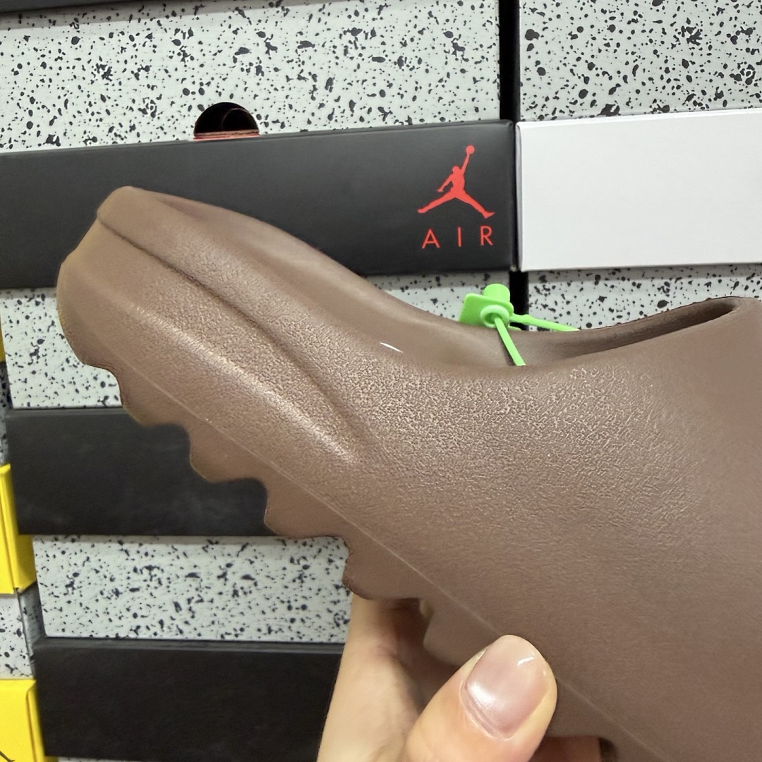 Adidas Slide/Foam Runner - Image 94