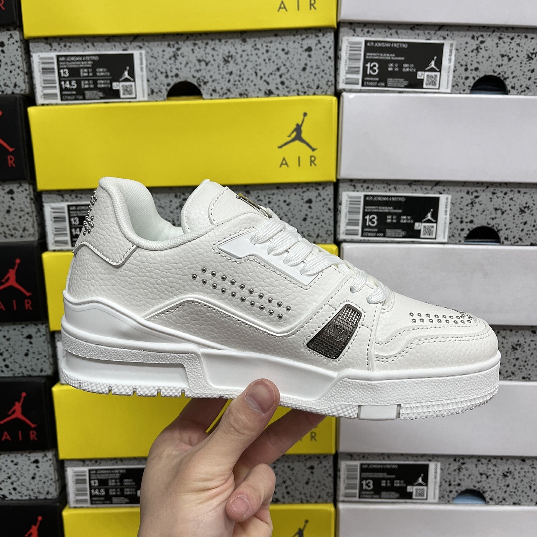 Louis Vuitton Trainer V2-01 - Image 9