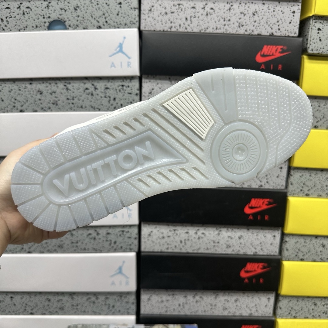 Louis Vuitton Trainer 2-21 White Water Print - Image 6