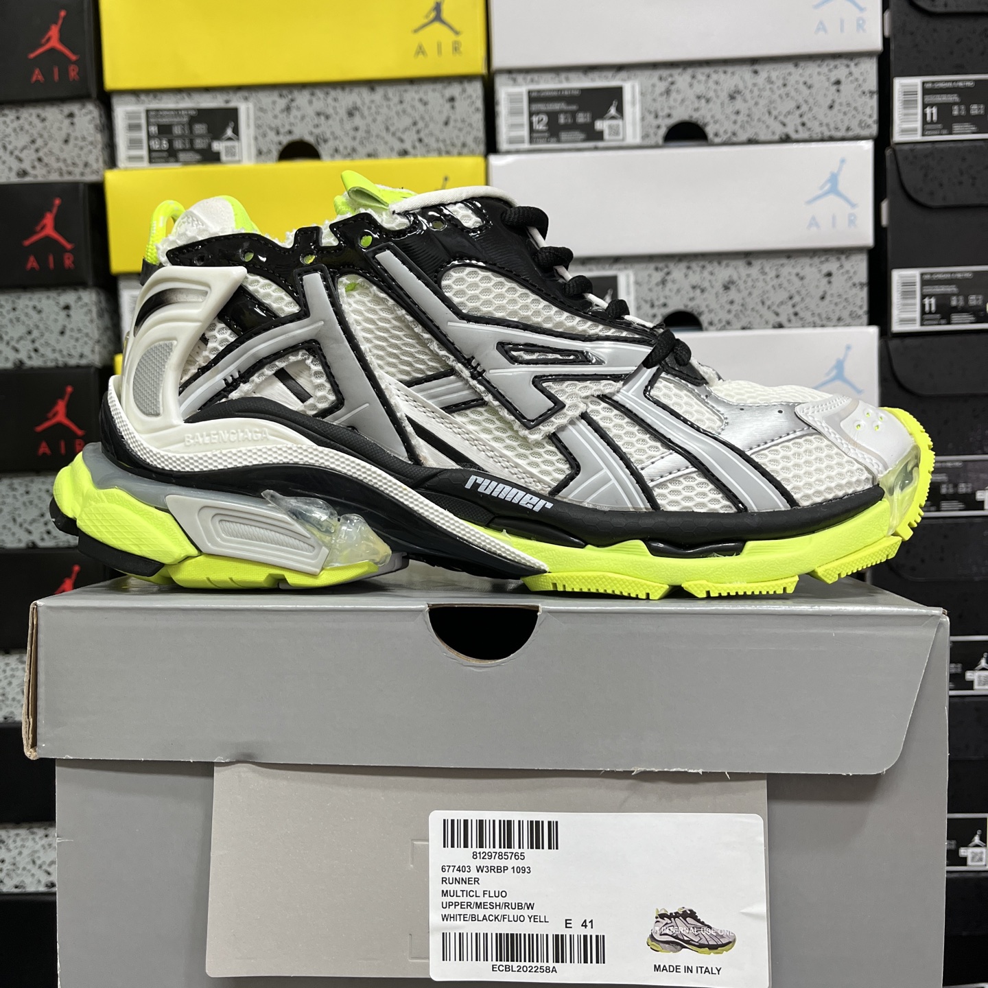 Balenciaga BLCG Runner 7.0 - Image 11