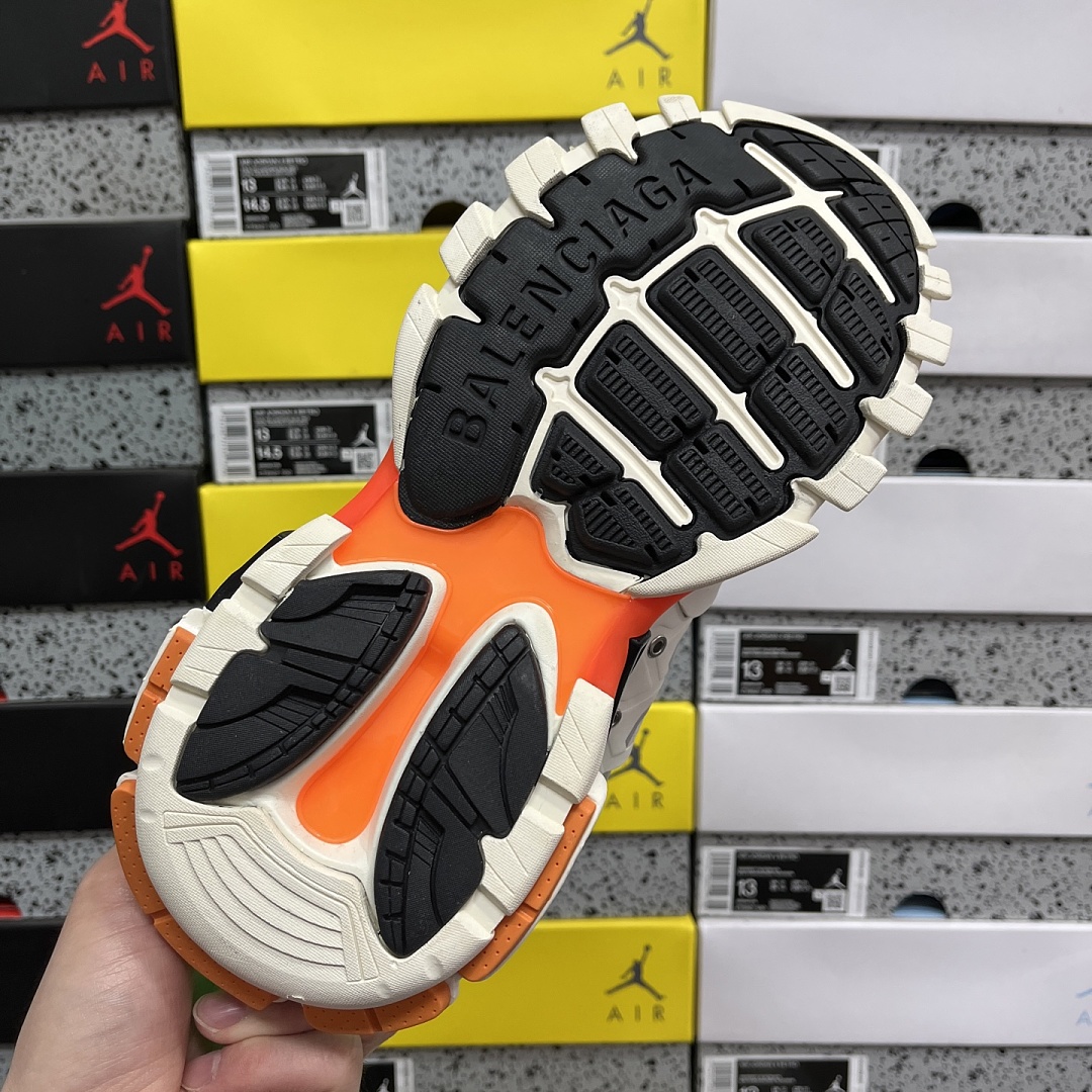 Balenciaga BLCG Track 3.0 Orange LED - Image 9