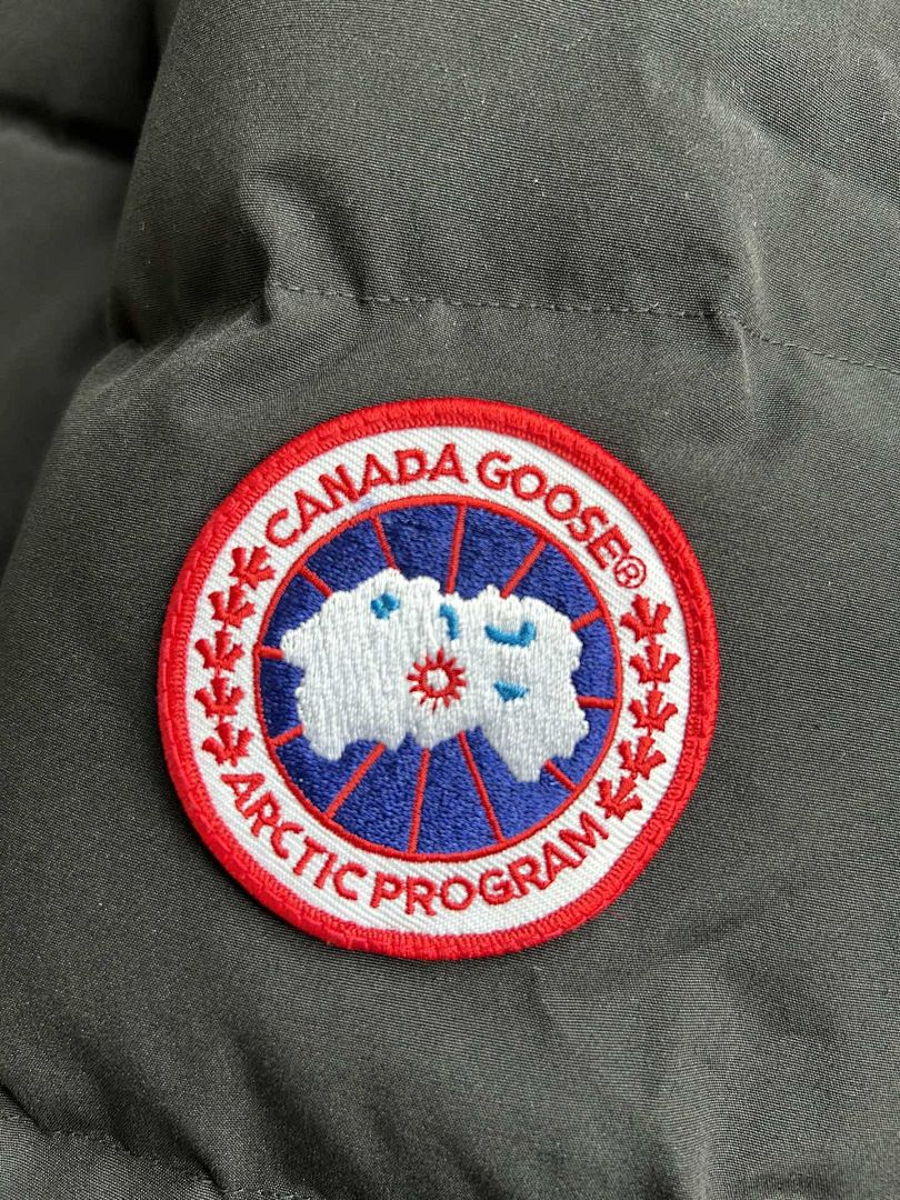 Canada Goose Wyndham Parka - Image 42