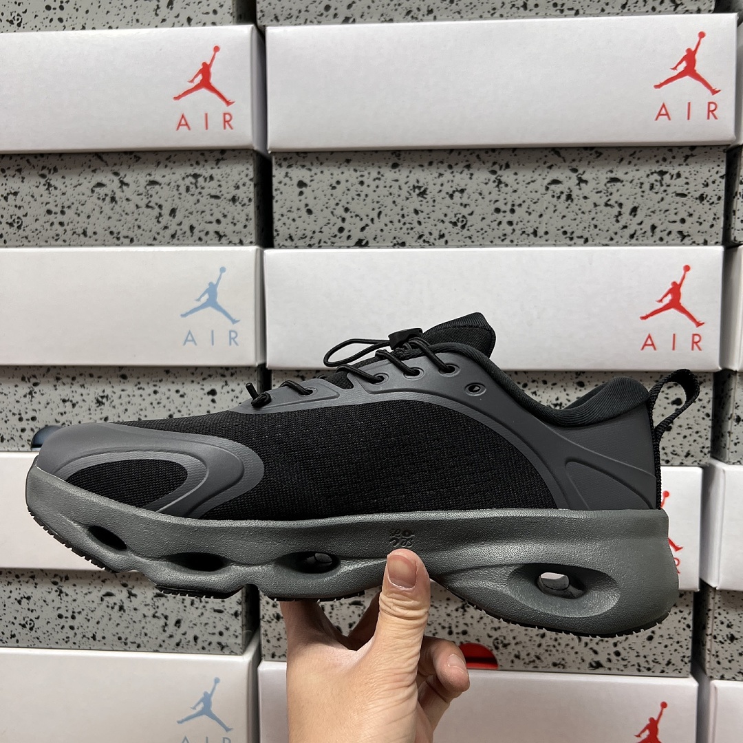 On Running Cloudsolo LOEWE (Black) - Image 9
