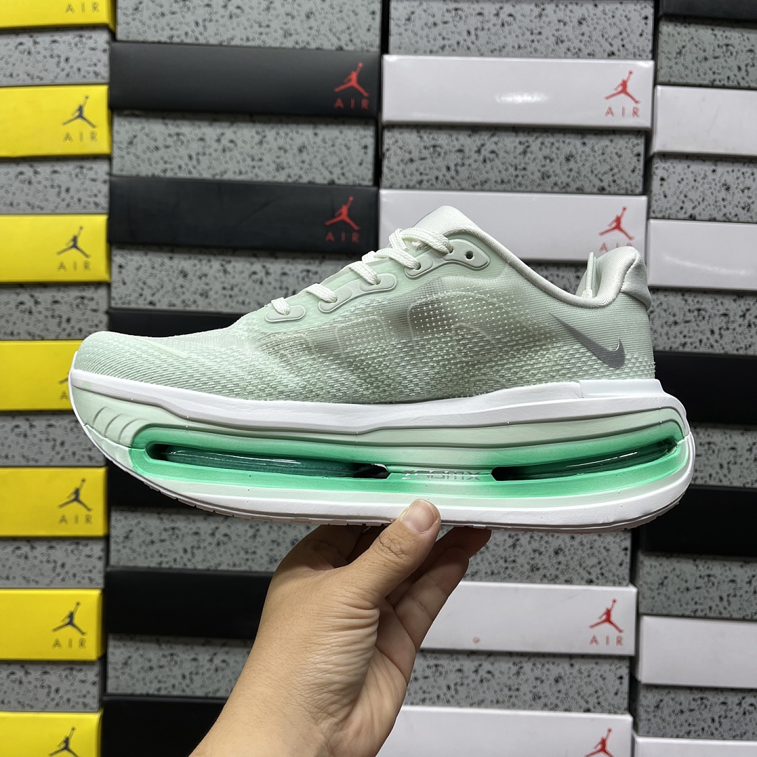 Nike Vomero Premium Barely (Green) - Image 8