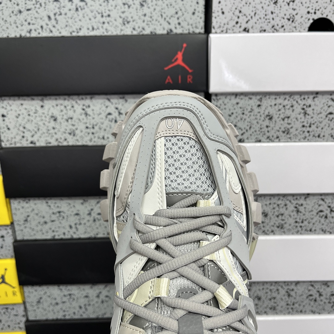 Balenciaga Track - Image 3