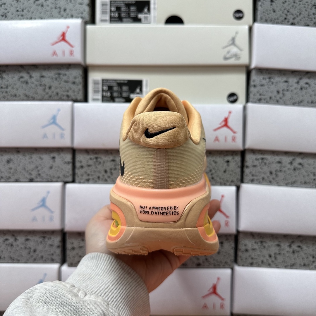 Nike Vomero Premium HQ2050-100 - Image 3