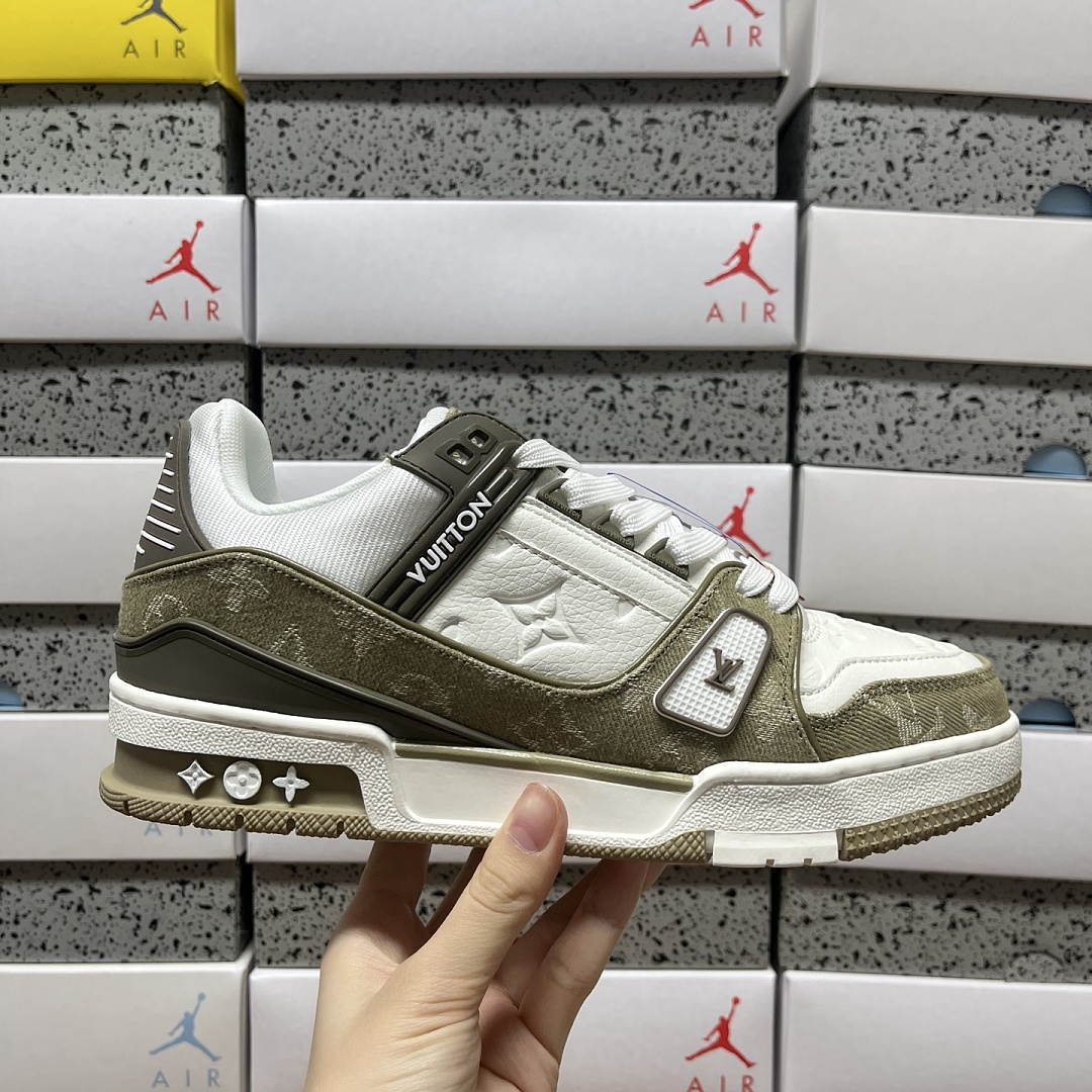 Louis Vuitton Trainer (OLIVE GREEN White) - Image 5