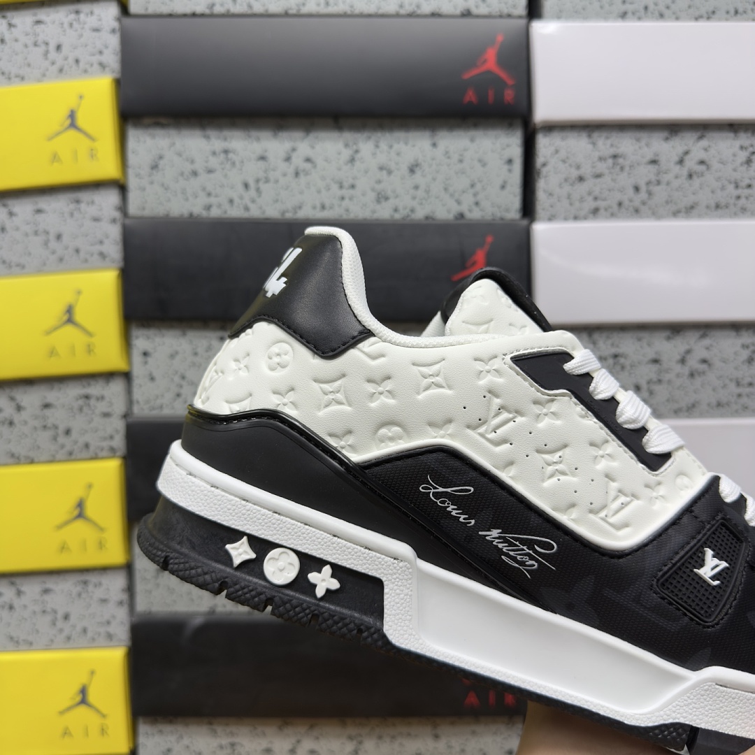 Louis Vuitton Trainer 2-18 - Image 2