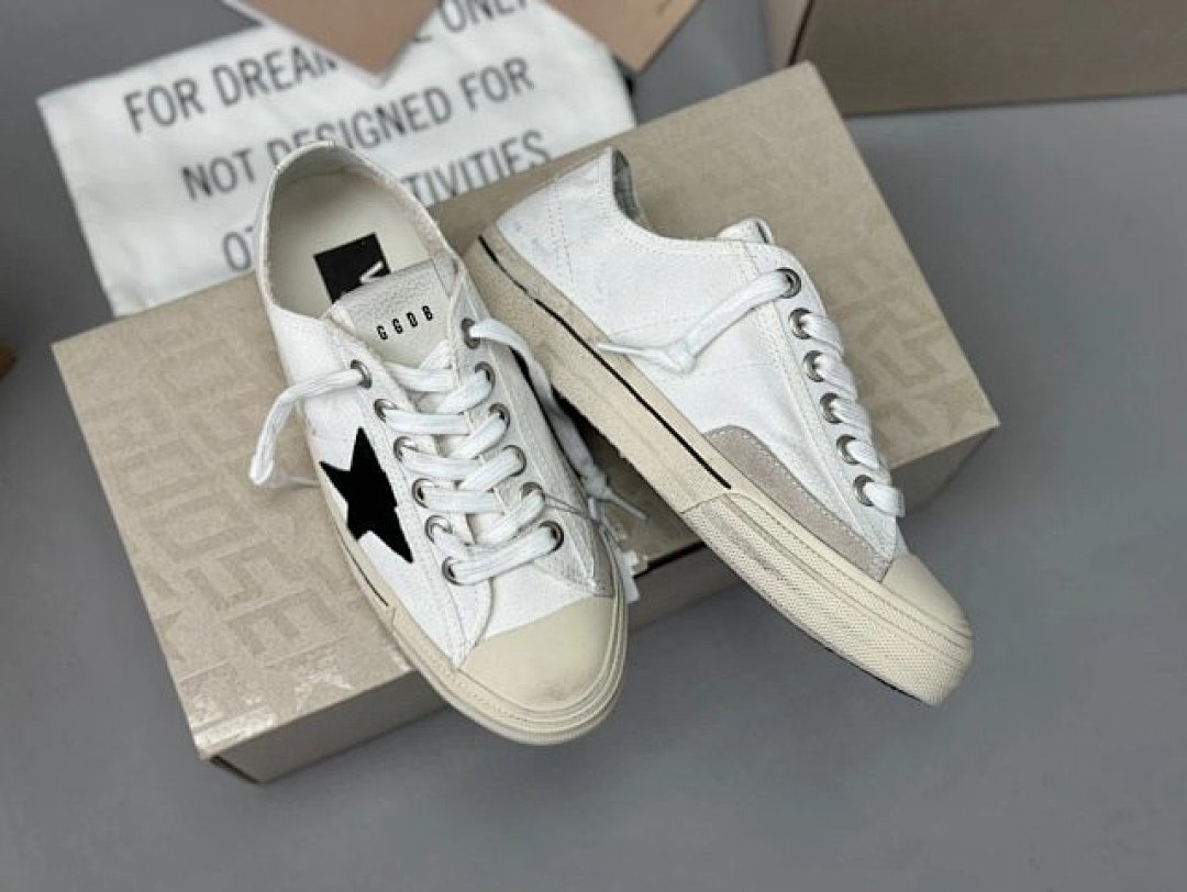 Golden Goose Deluxe Brand White Canvas Black Star - Image 7