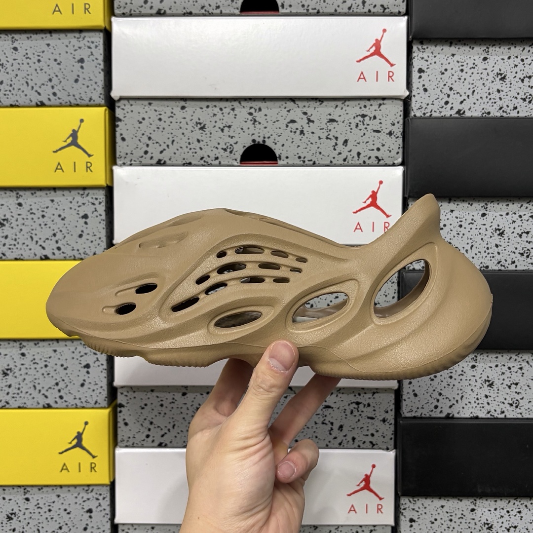 Adidas Yeezy Foam RNR Clay Taupe Clogs - Image 10
