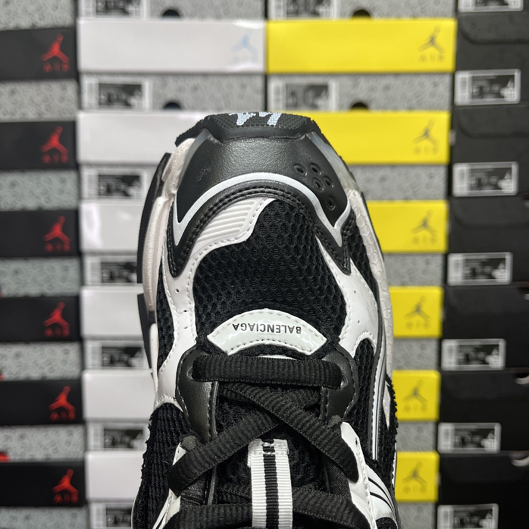 Balenciaga BLCG Runner 7.5 - Image 2