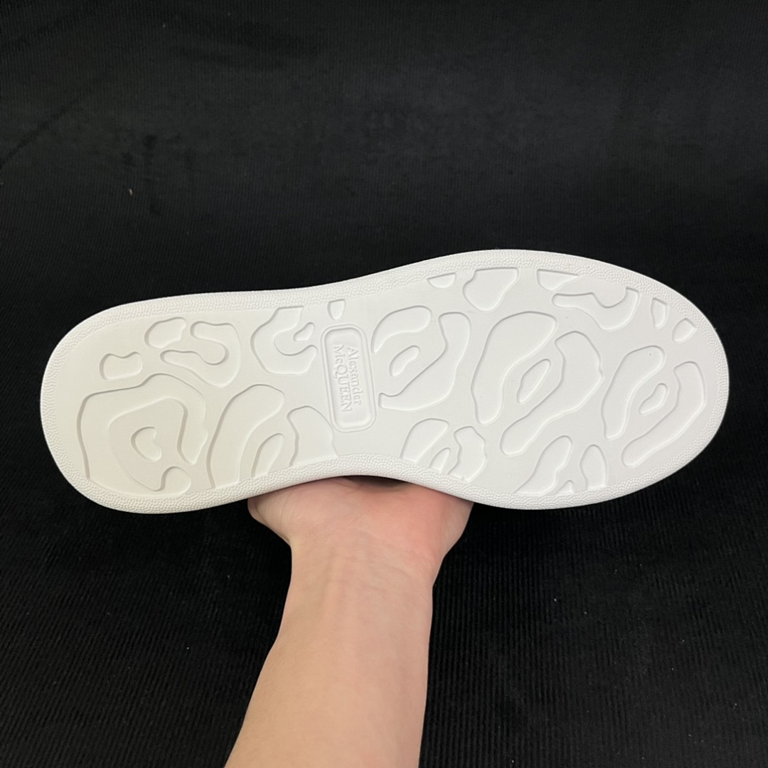 Alexander McQueen Alexander McQueen - Image 9