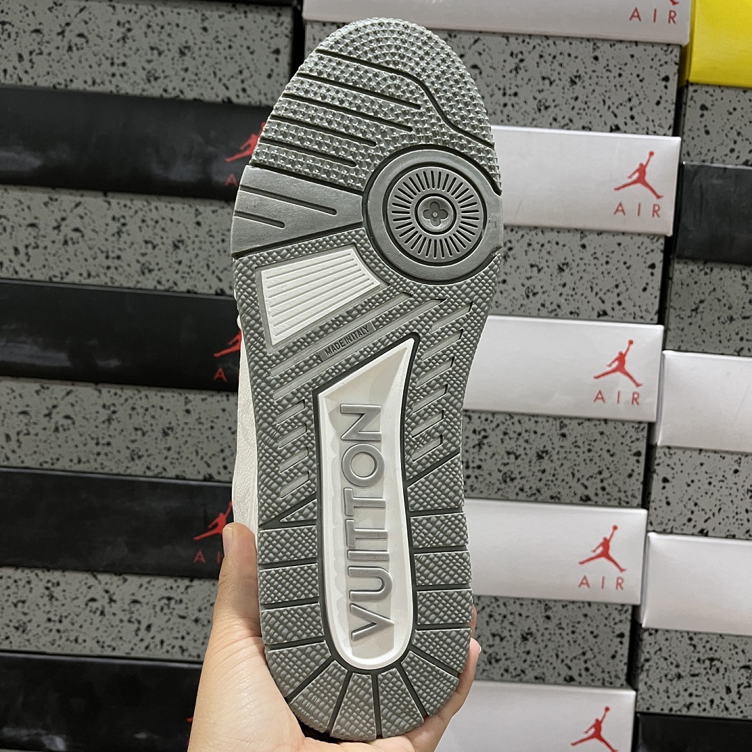 Louis Vuitton Trainer 1-20 - Image 4