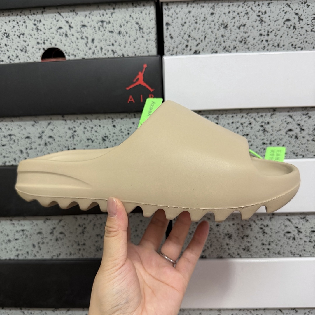 Adidas Slide/Foam Runner - Image 82