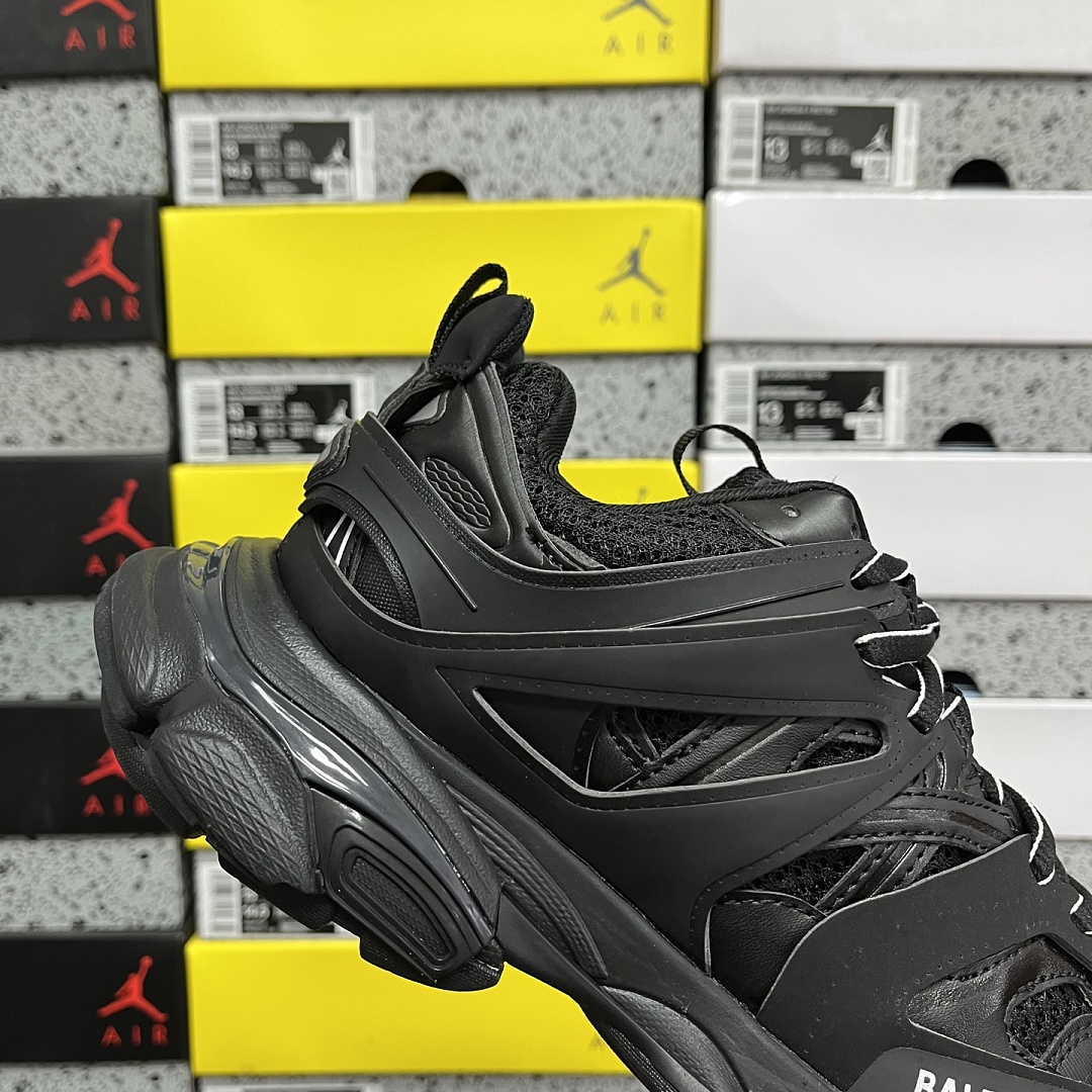 Balenciaga BLCG Track 3.0 - Image 8
