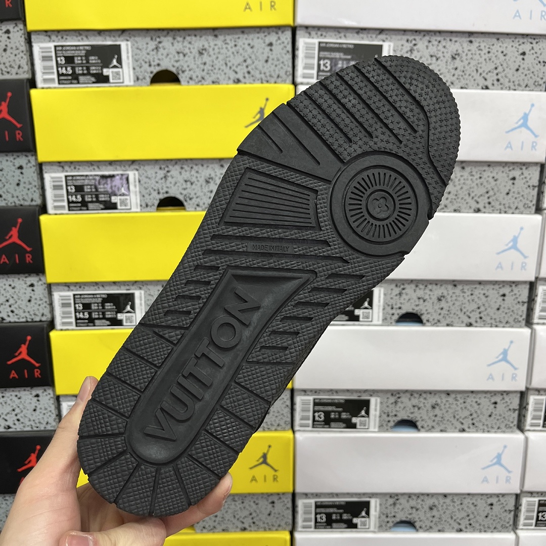Louis Vuitton Trainer V2-02 - Image 8