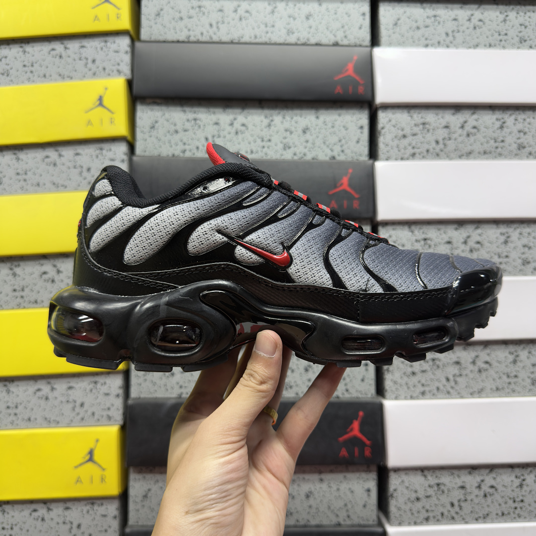 Nike Air Max Plus Black Gradient (Red) - Image 3