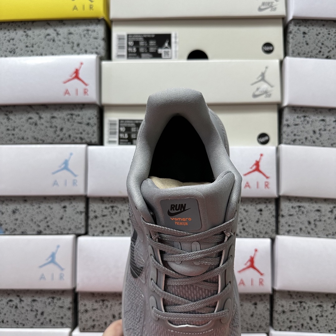Nike Vomero Premium HQ2050-755 - Image 8