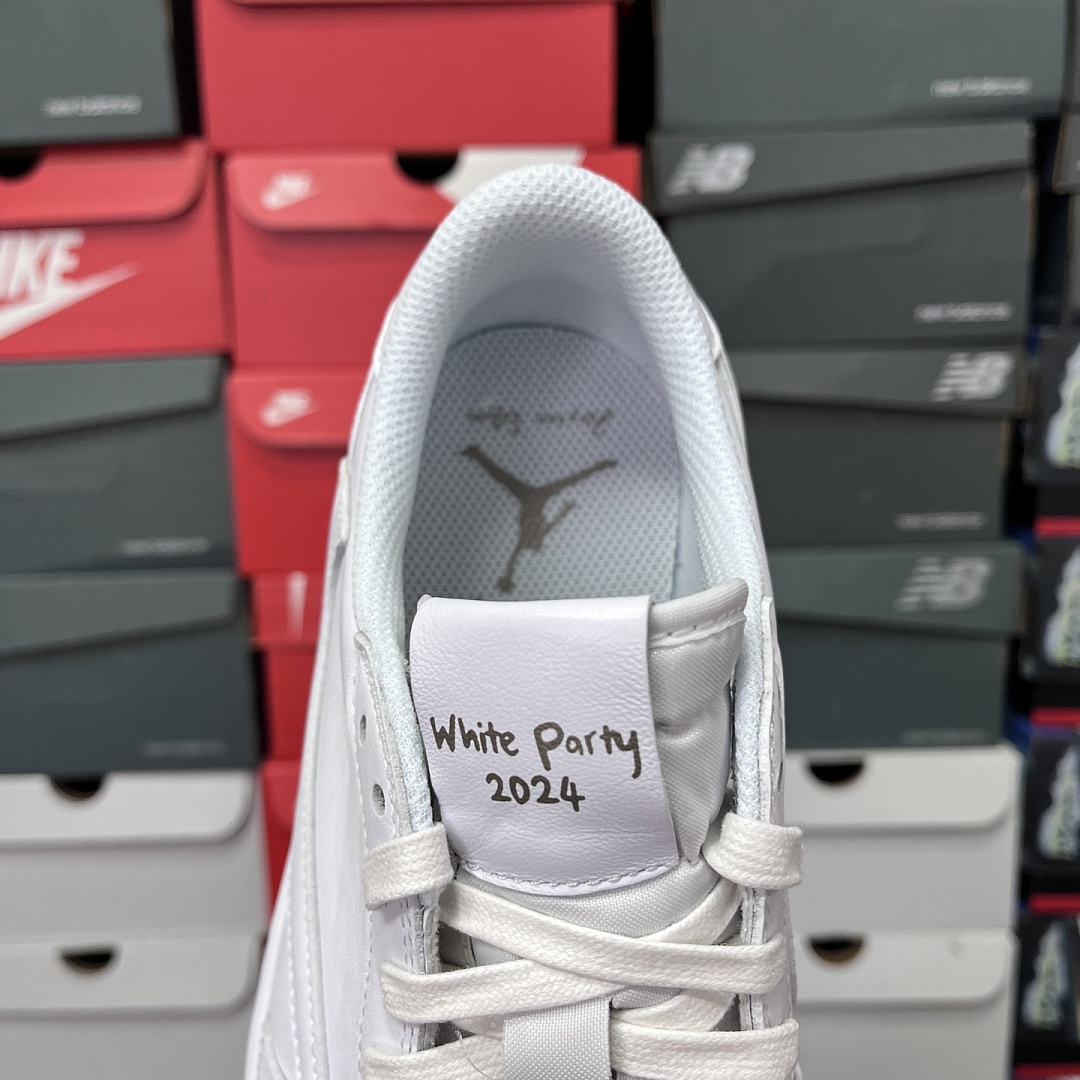 Nike Triple White Reverse Swoosh - Image 3