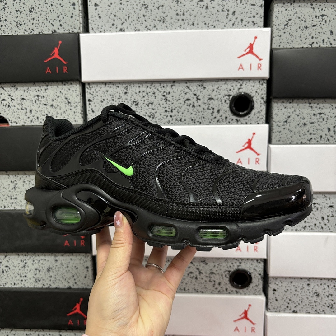 Nike Air Max Plus Black Green Strike - Image 5