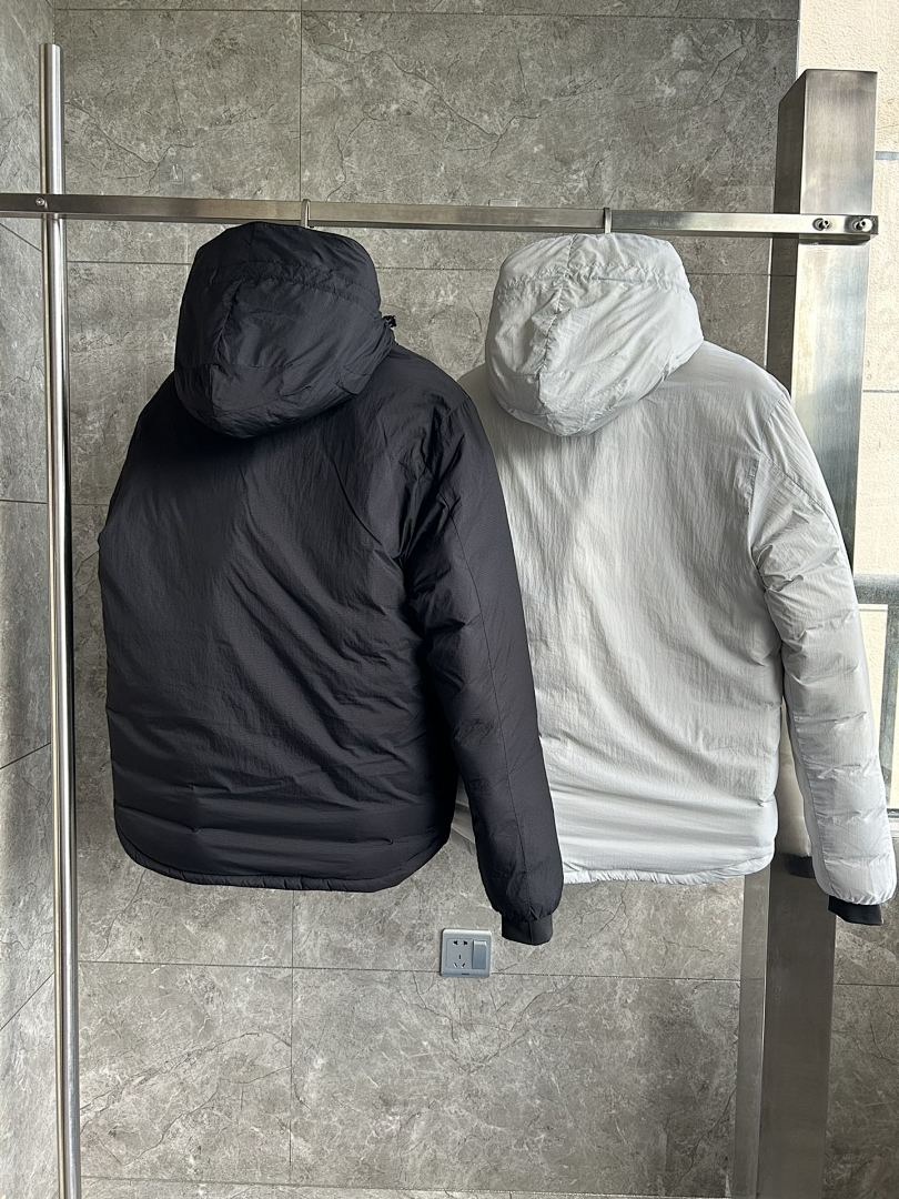 Canada Goose Label Lodge Hoody Jacket - Image 39