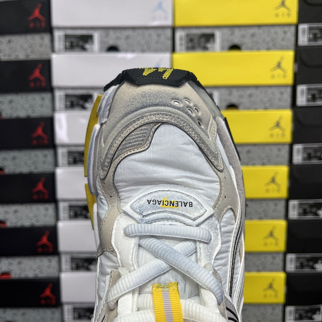 Balenciaga BLCG Runner 7.5 - Image 9