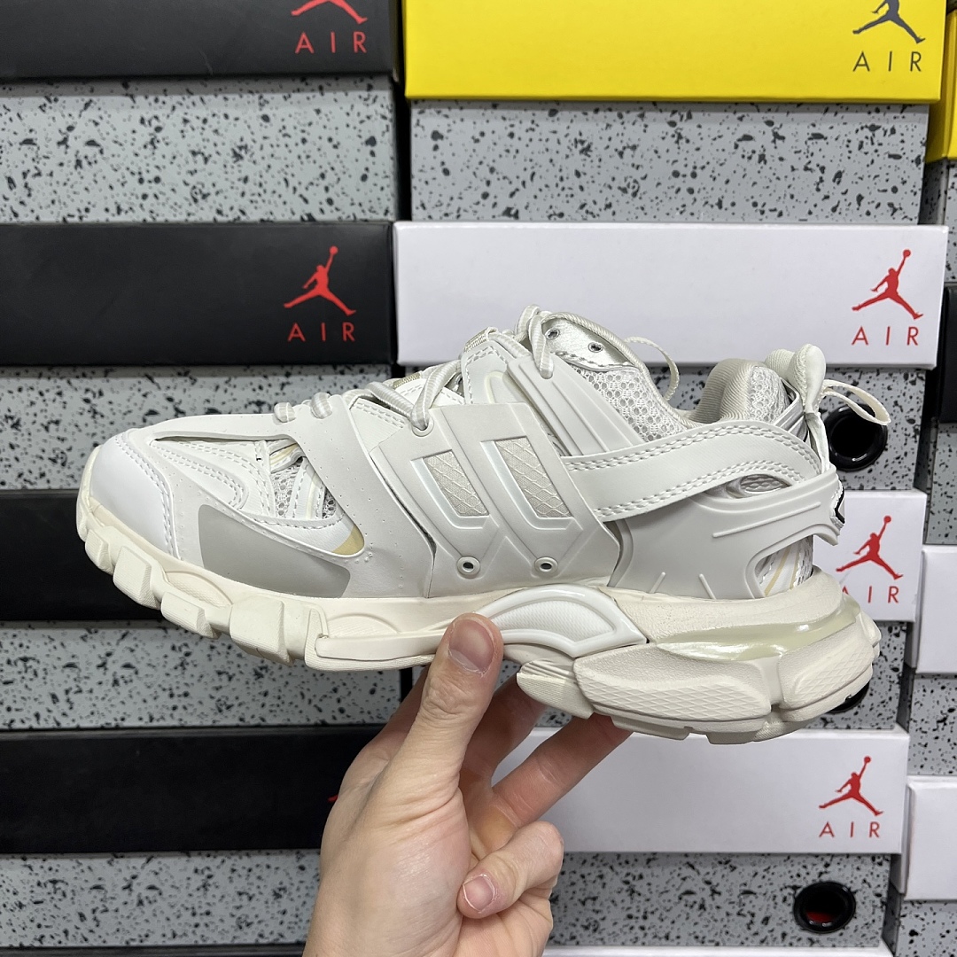 Balenciaga Track 6059 - Image 2