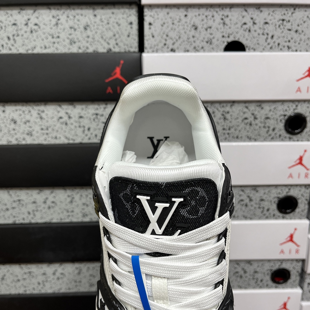 Louis Vuitton Trainer - Image 4