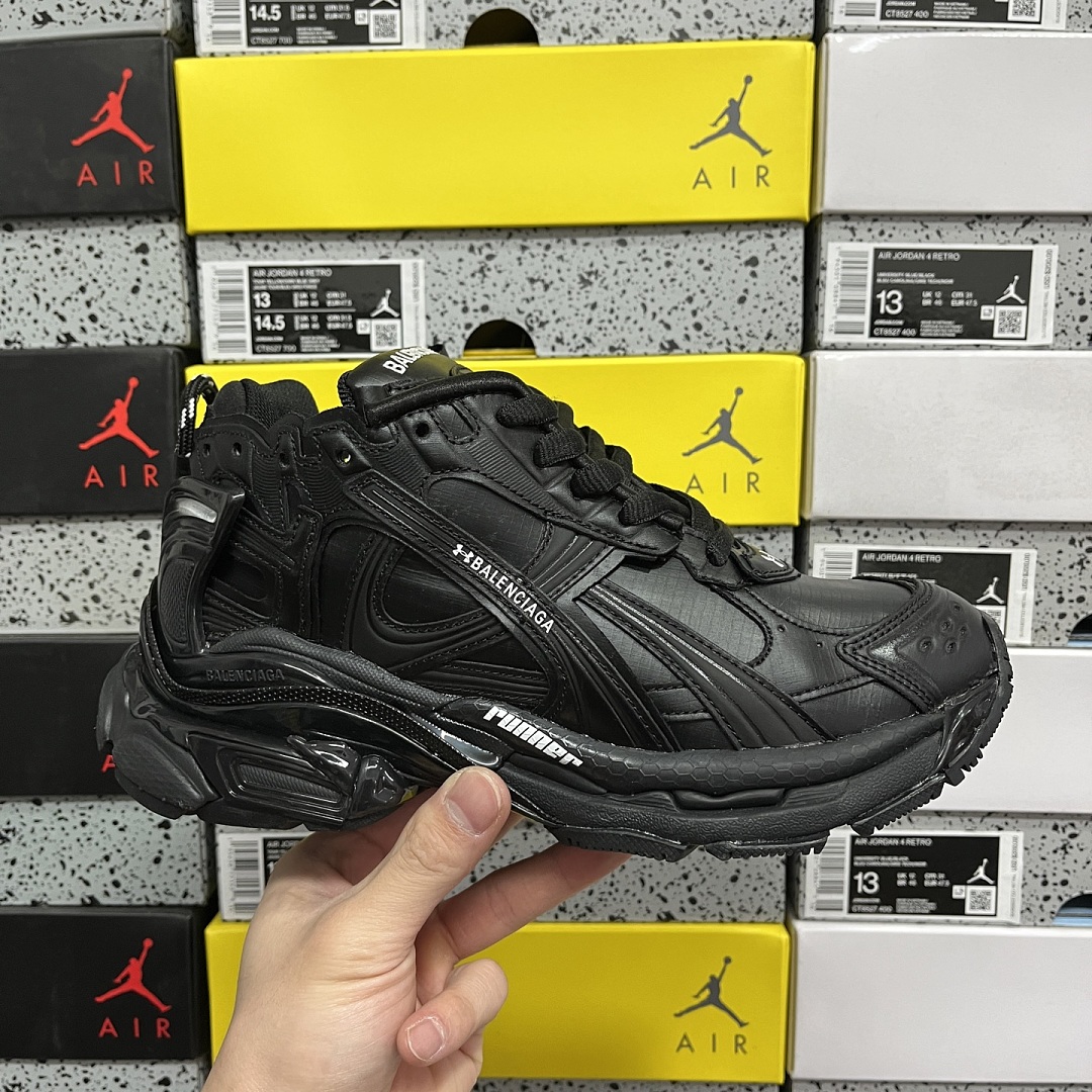 Balenciaga BLCG Runner 7.5 - Image 8