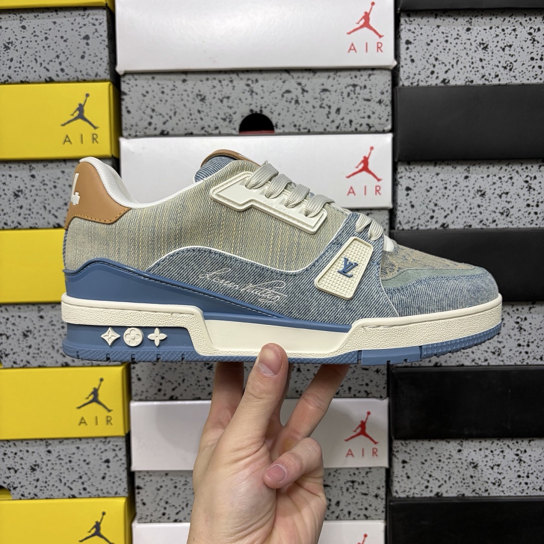 Louis Vuitton Trainer - Image 4