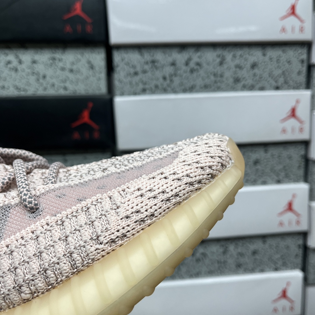 Adidas Yeezy Boost 350 V2 - Image 4