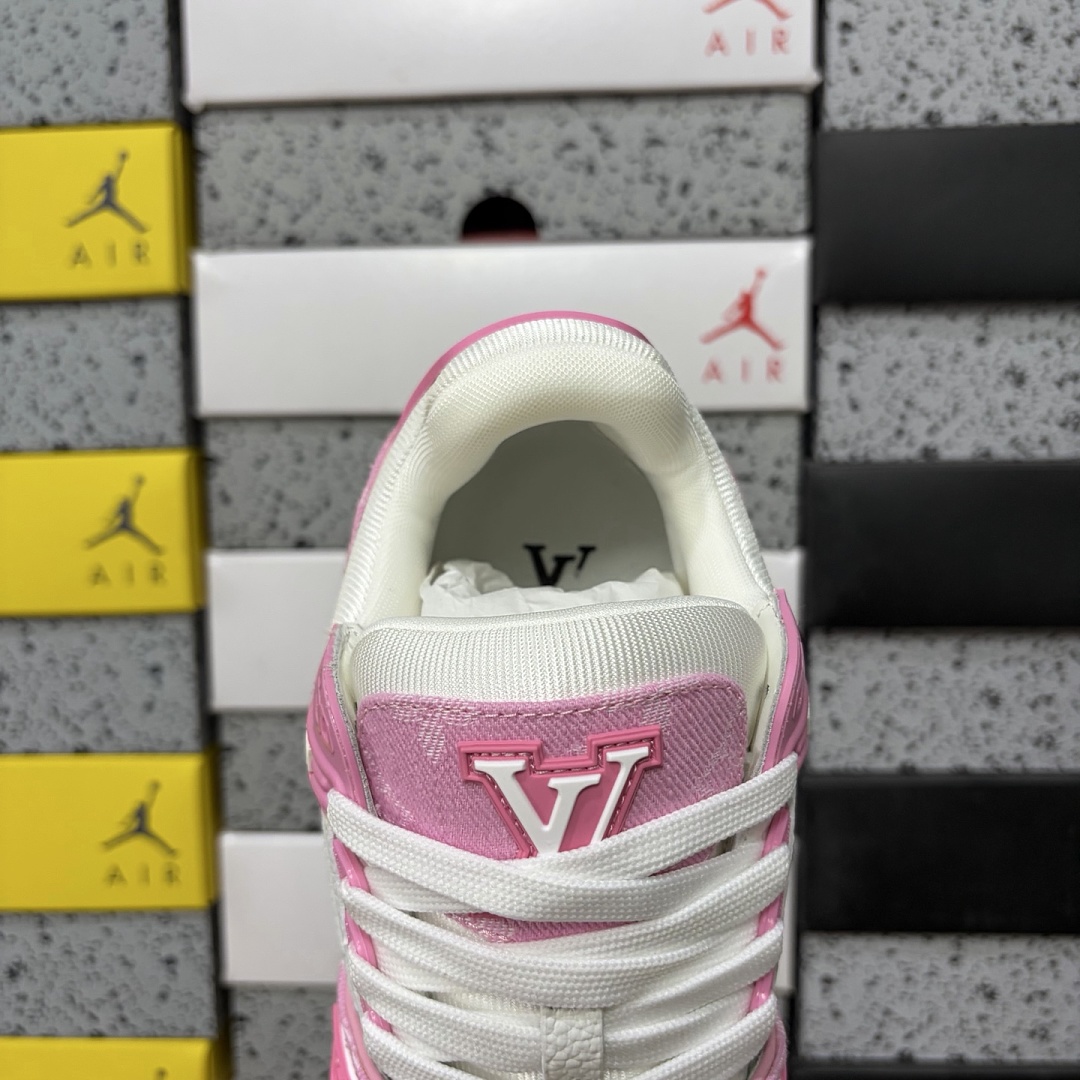 Louis Vuitton Trainer - Image 9