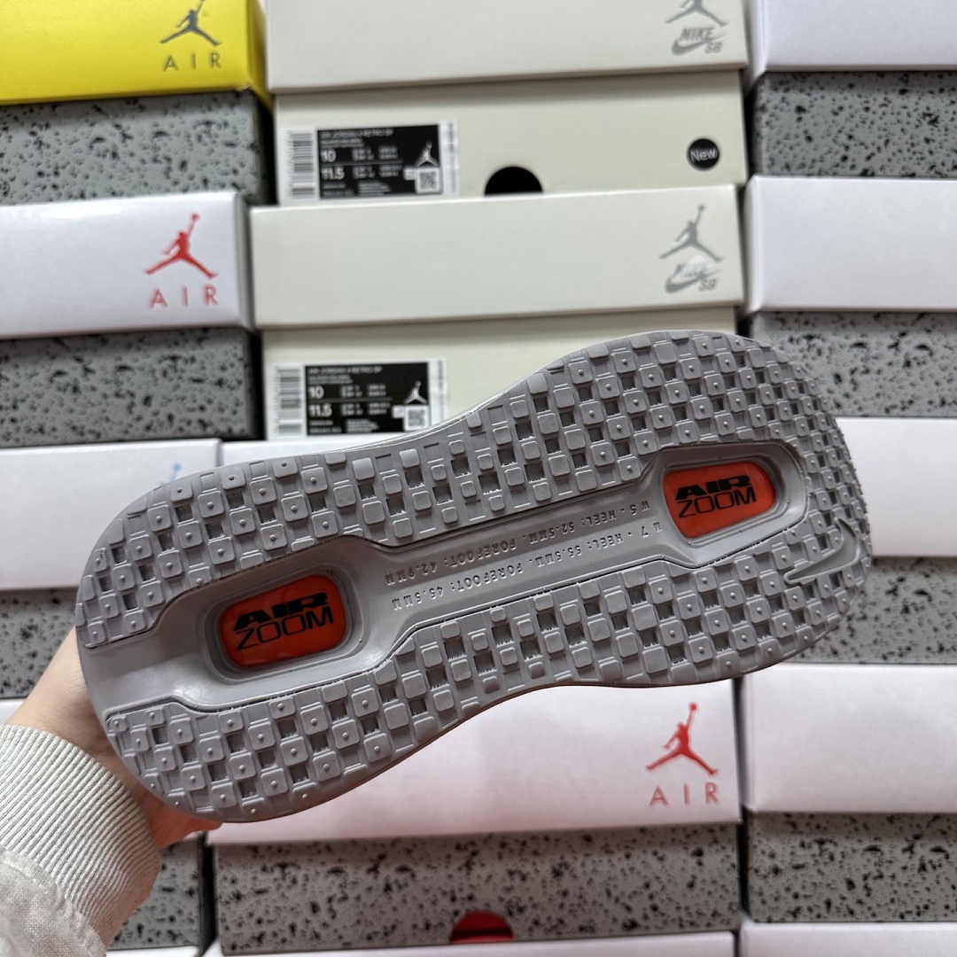 Nike Vomero Premium HQ2050-755 - Image 7