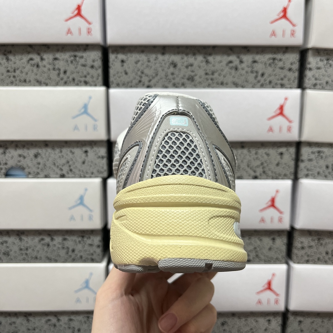 New Balance 740V2 - Image 5