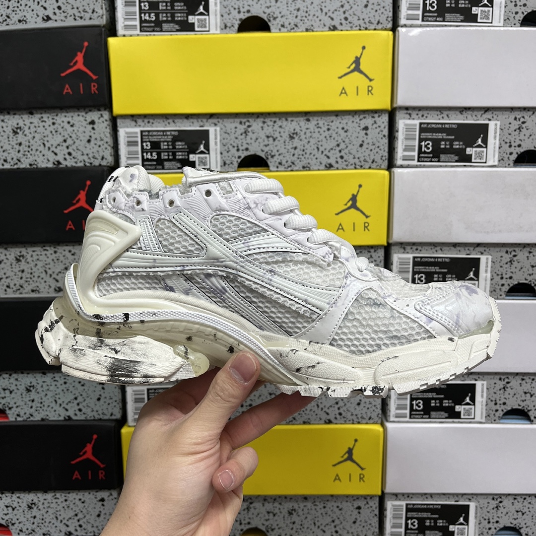 Balenciaga BLCG Runner 7.5 - Image 9
