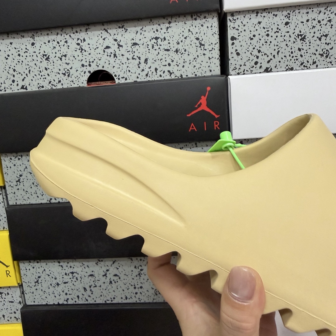 Adidas Slide/Foam Runner - Image 14