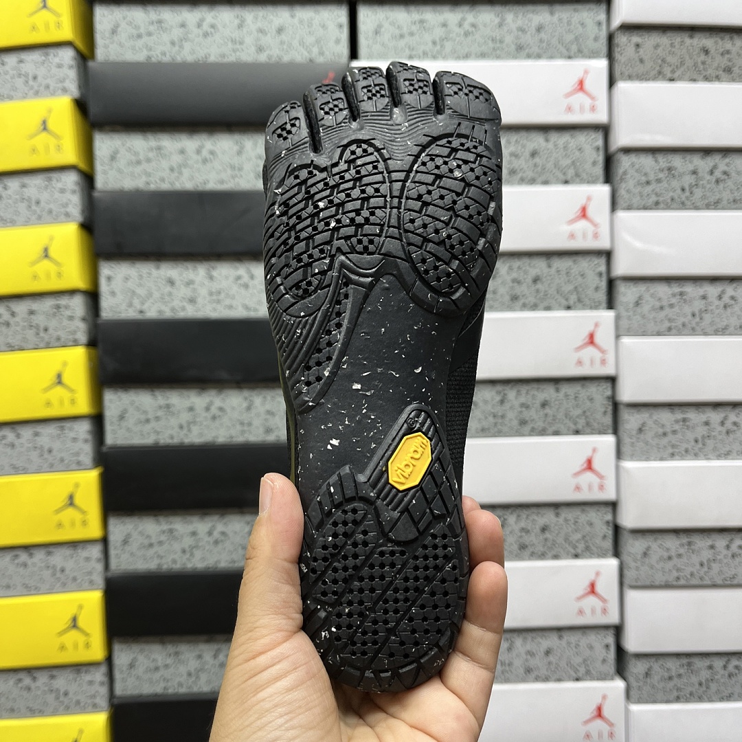 Suicoke Finger Chukka Boot - Image 6