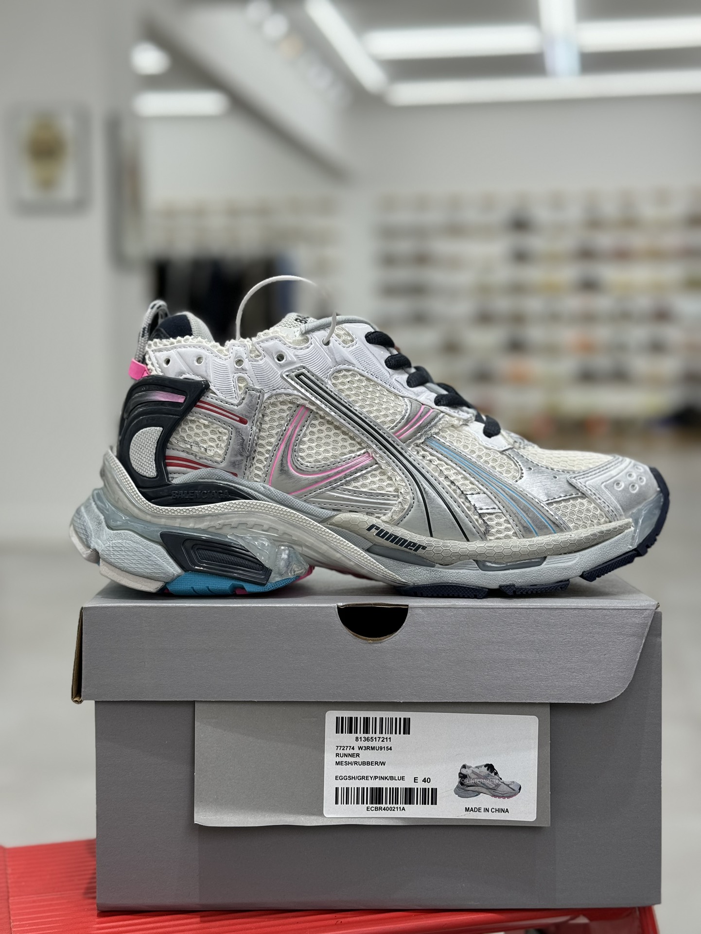 Balenciaga BLCG Runner 7.5 - Image 10