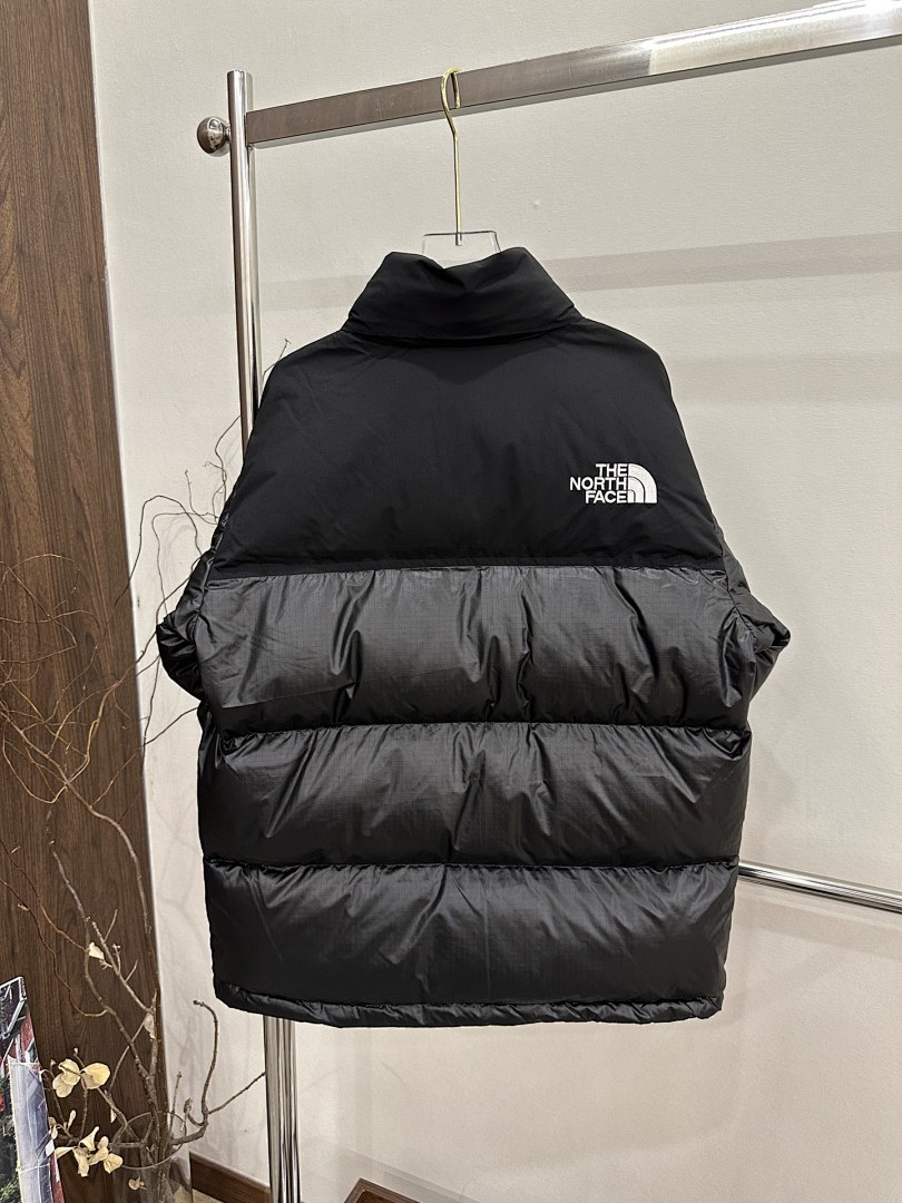 Chanel The North Face White Label Novelty Nuptse Down Jacket (Asia Sizing) - Image 6