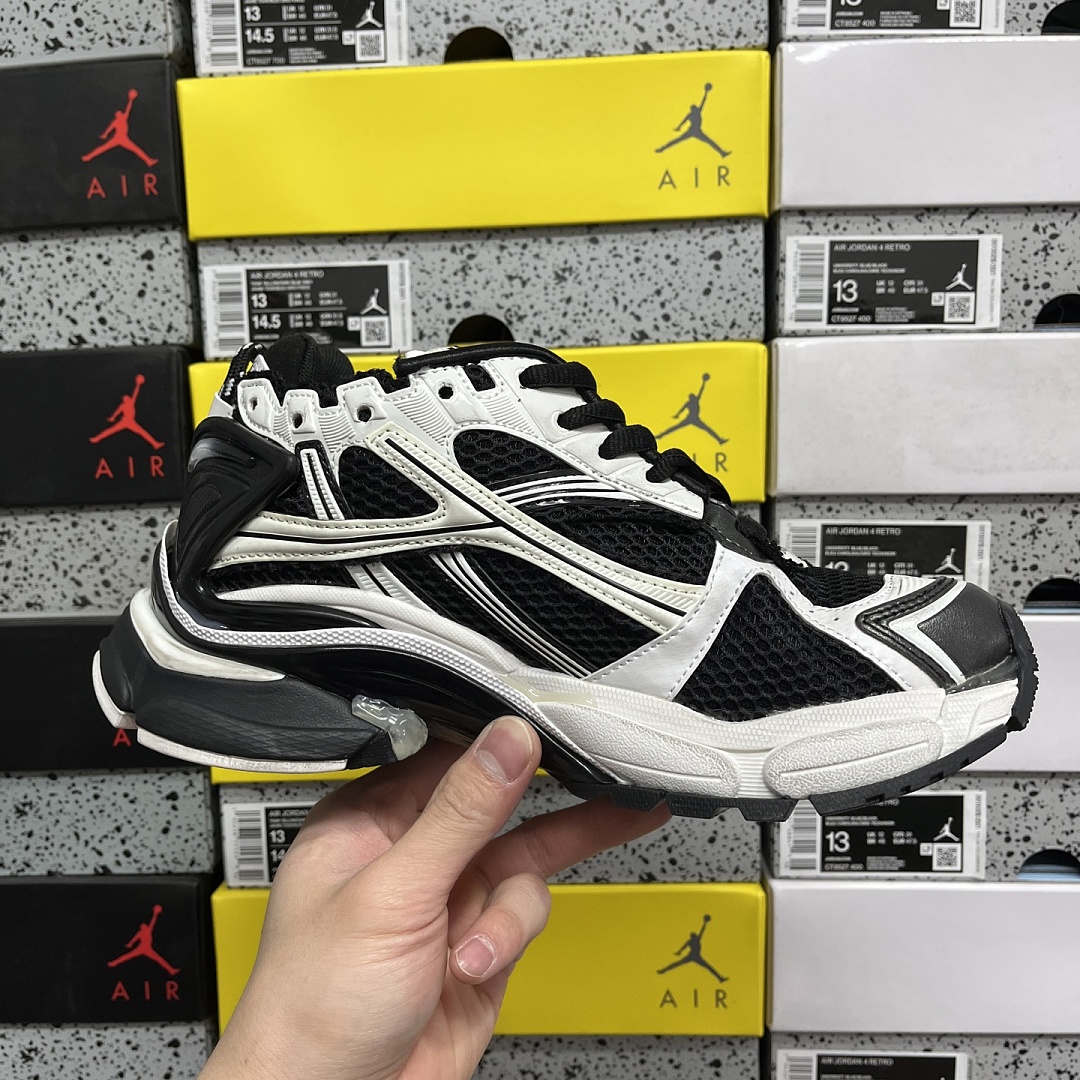 Balenciaga BLCG Runner 7.5 - Image 5