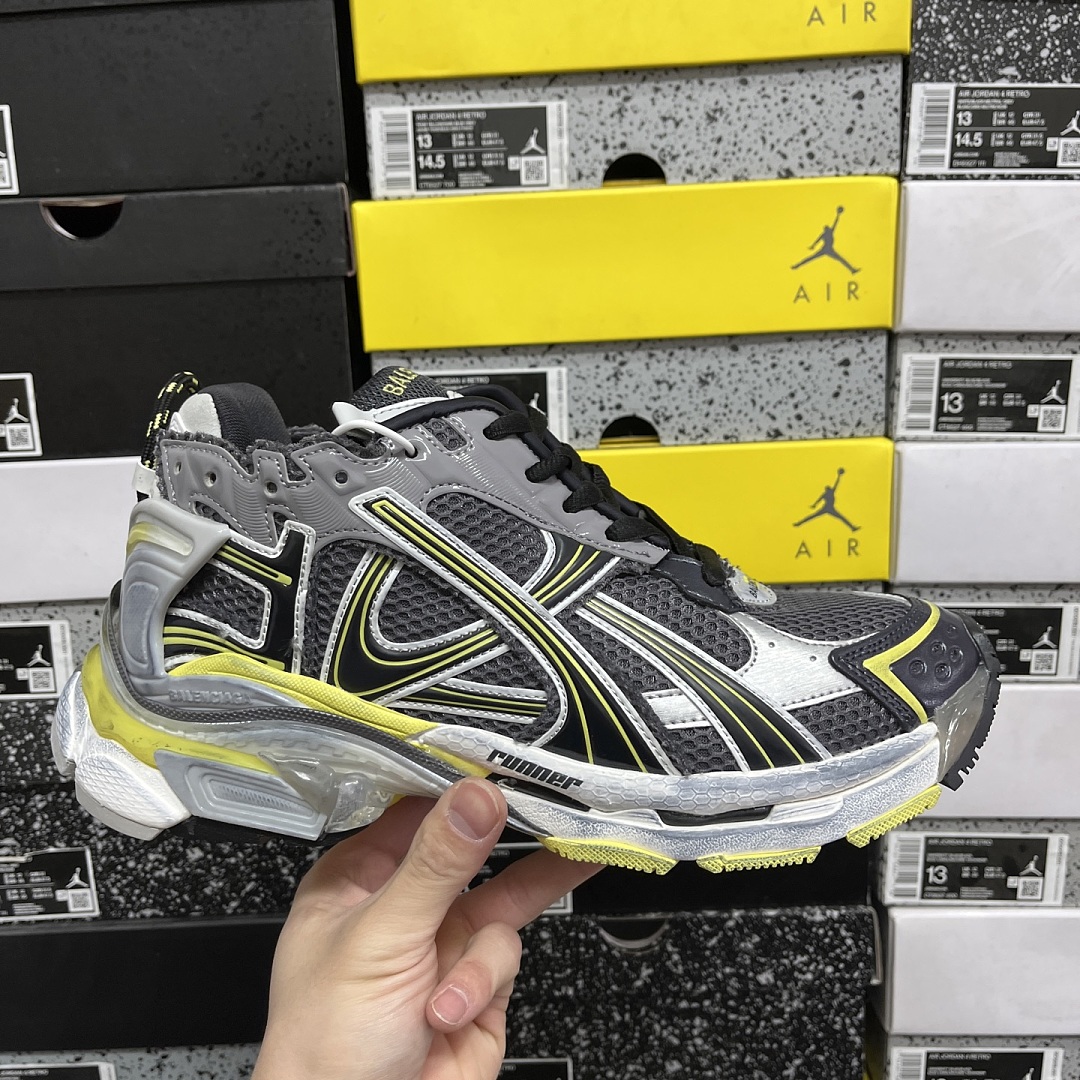 Balenciaga BLCG Runner 7.5 - Image 5