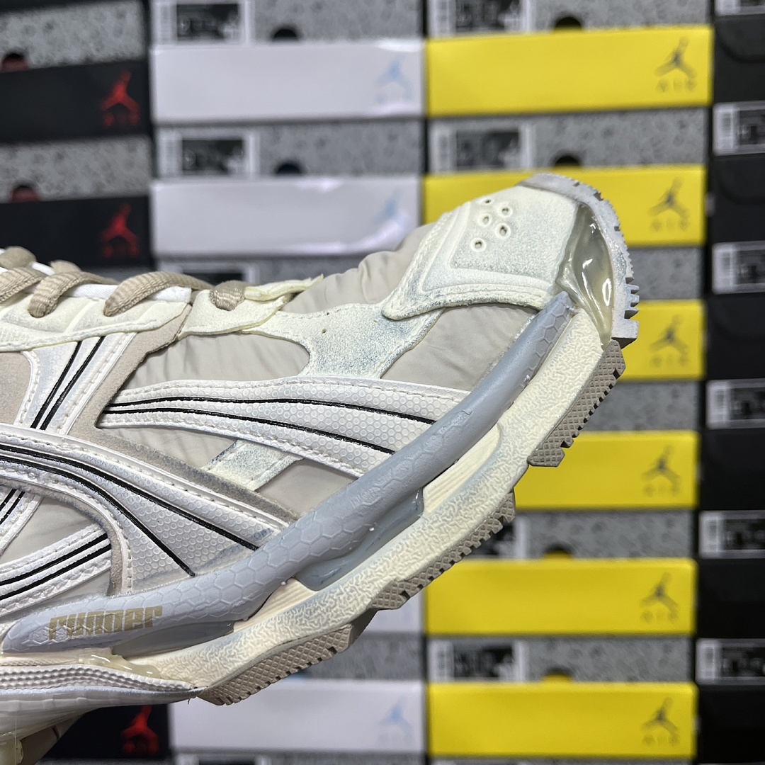Balenciaga BLCG Runner 7.5 - Image 6