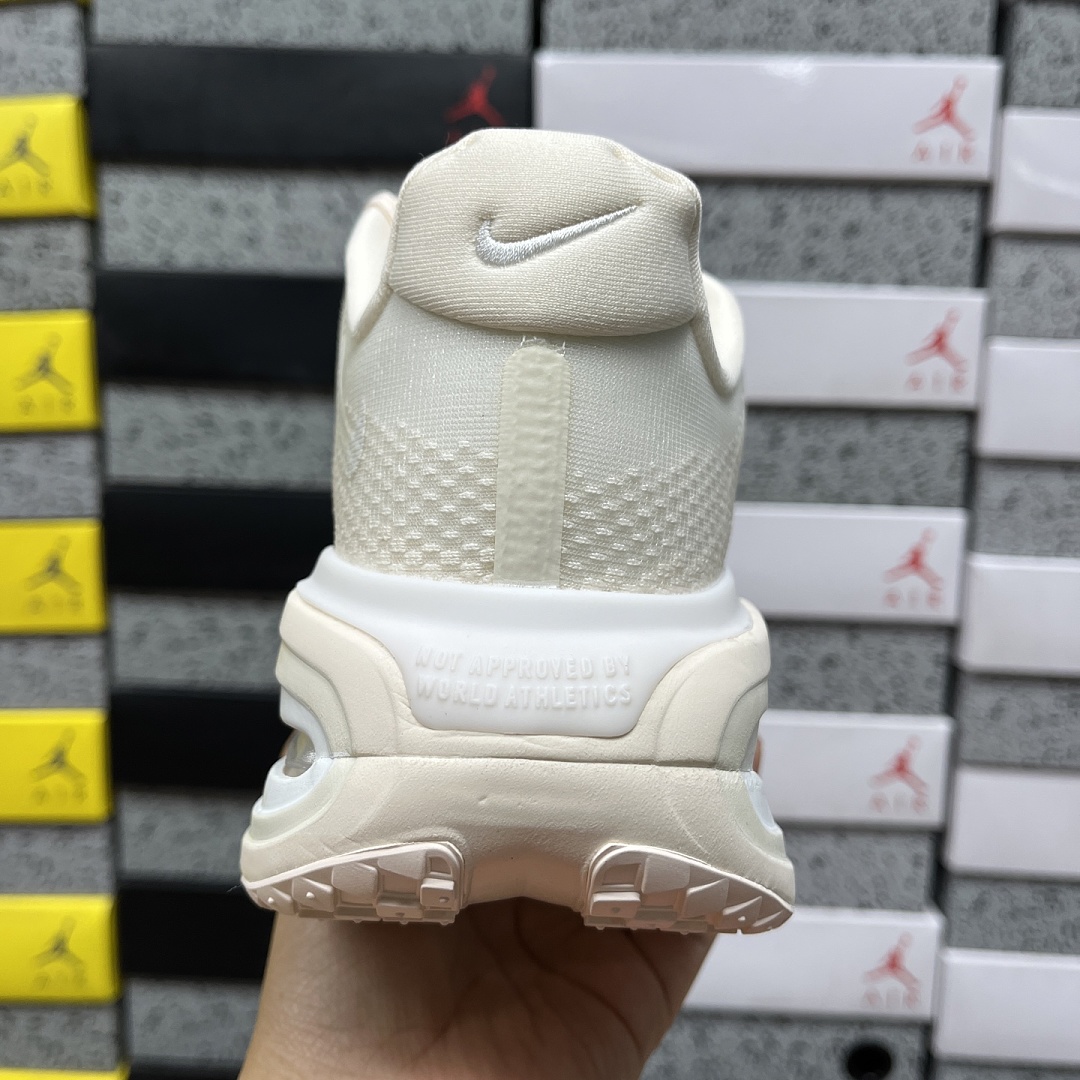 Nike Vomero Premium Chalk - Image 10