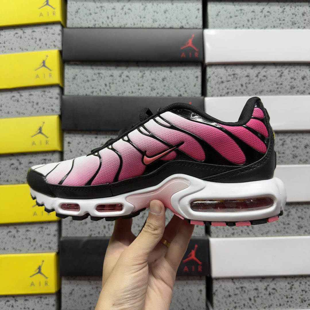 Nike Air Max Plus Black Hot Punch - Image 4